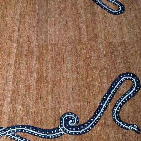 Serpentine Border Wool Rug